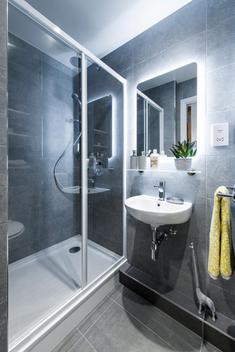 Bathroom 2, Yugo Kavanagh Court, Dublin
