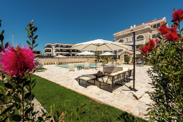 Others 5, Chateau Dabo, Novalja