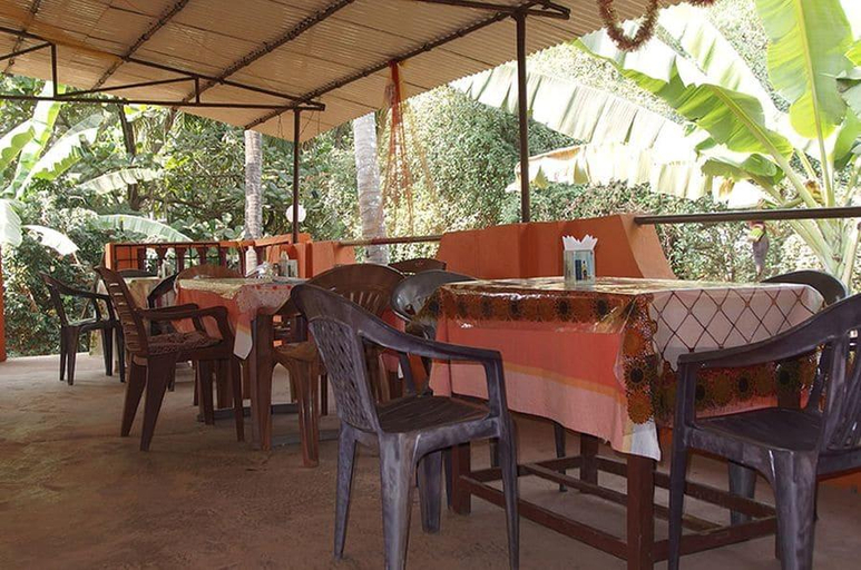 Food & Drinks 4, Yellow House, North Goa