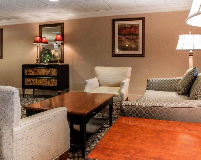 Public Area 3, Wingate by Wyndham Livonia, Wayne