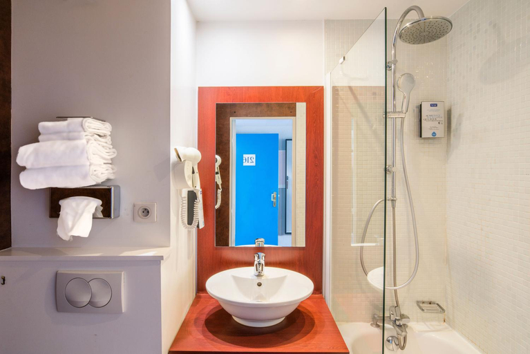 Bathroom 4, The People Le Havre, Seine-Maritime