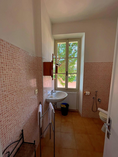 Bathroom, Albergo Gargnano, Brescia
