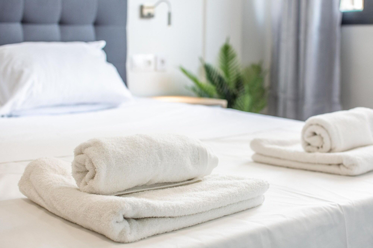 Room 4, Plenty Apartments, Attica