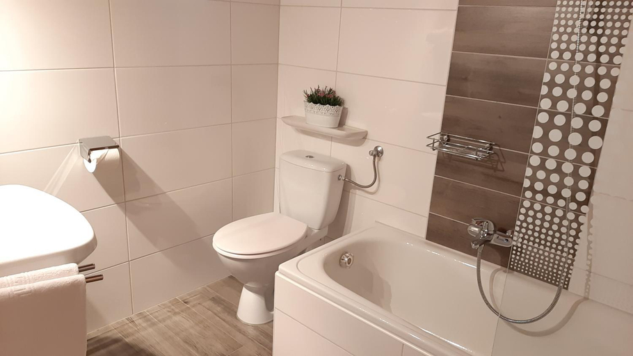 Bathroom 3, Hotel Garni Bergland, Innsbruck Land