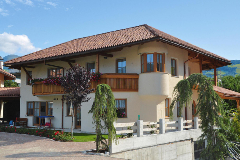 Others 3, Apartment in Dolomites with Pool Access, Bolzano
