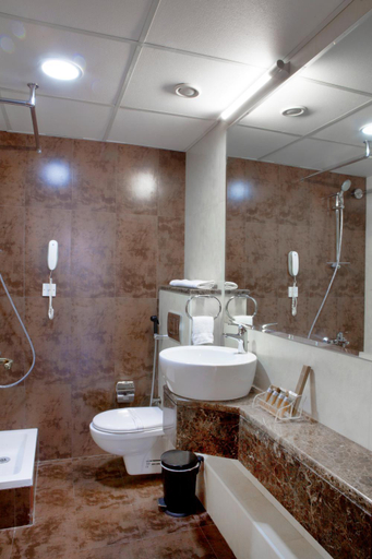 Bathroom 4, Landmark Hotel Baniyas, Dubai