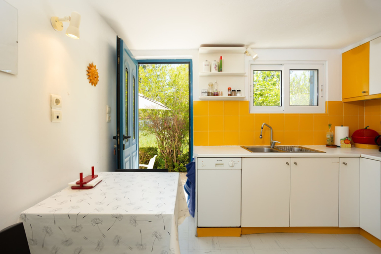Room 5, Agrilos Seafront Serenity - Waterfront Oasis, Peloponnese