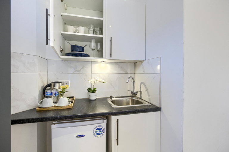 Others 4, The Finsbury Deluxe Apartments , London