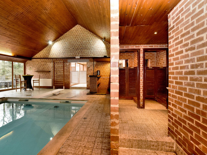 Sport & Beauty 2, Durbuy Forest Villa with Pool, Luxembourg