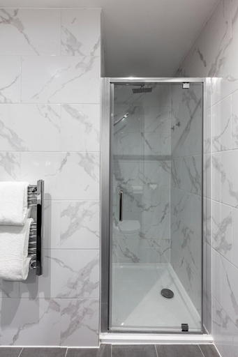 Bathroom 4, Aptel East, London