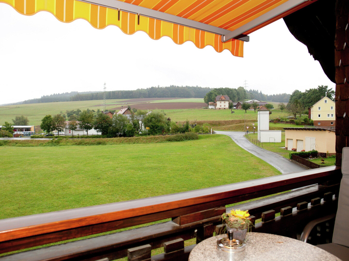 Others 4, Ruhige Ferienwohnung mit 2 Balkonen in Mossautal-huttenthal, Odenwaldkreis