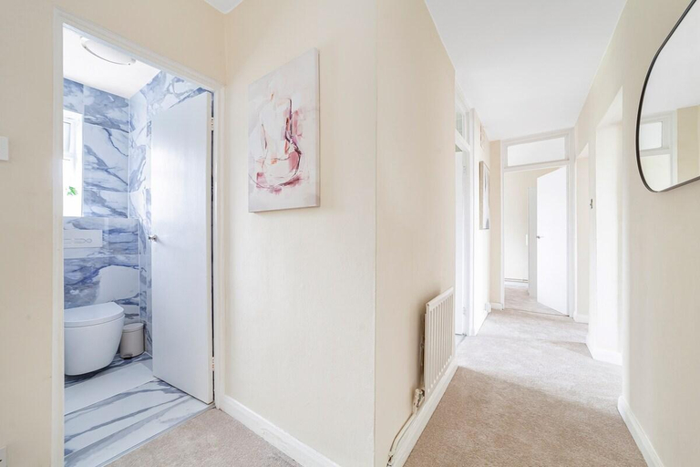 Bathroom 3, The Wimbledon Park Luxury Room, London