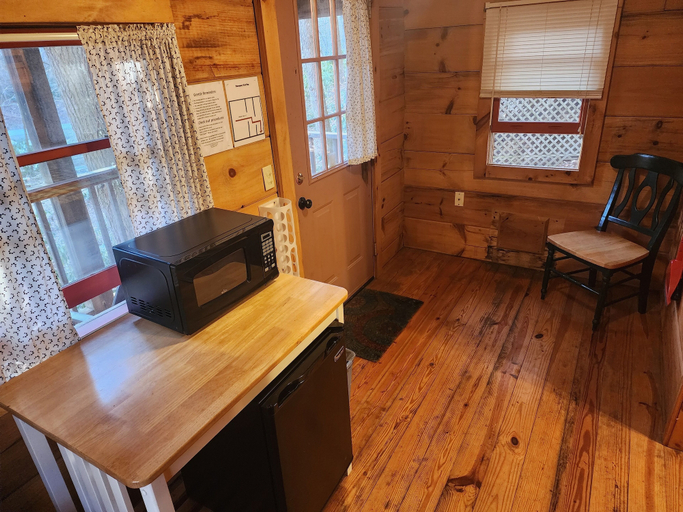Others 5, Black Bear Resort, Carter