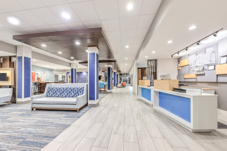 Public Area 2, Holiday Inn Express & Suites MOORE, Cleveland