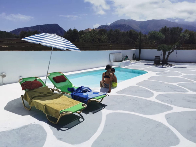 Room 3, Boho Sisi Resort - Poolside Oasis Garden Vibes, Crete