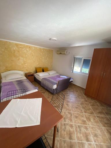 Others 4, Apartments Bibic