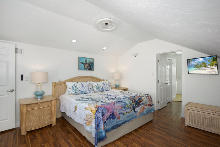 Bedroom 1, Beach House Paradise, Lee