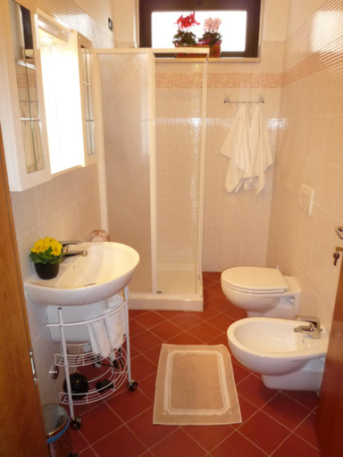 Bathroom 2, La Volpe Pescatrice, Varese