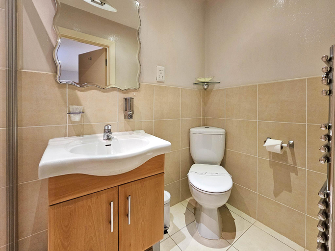 Bathroom 2, Pearl Suite, Blackpool