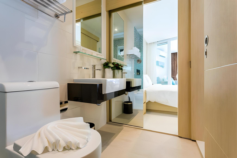 Bathroom 5, THE BEACHFRONT HOTEL PHUKET, Phuket Island