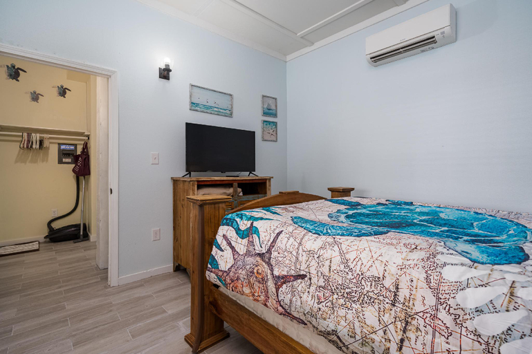 Bedroom 4, Coastal Paradise, Aransas
