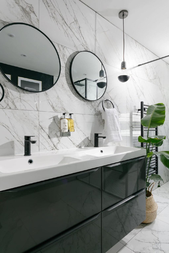 Bathroom 2, The Luxe Experience|Premium Central Plymouth House, Plymouth