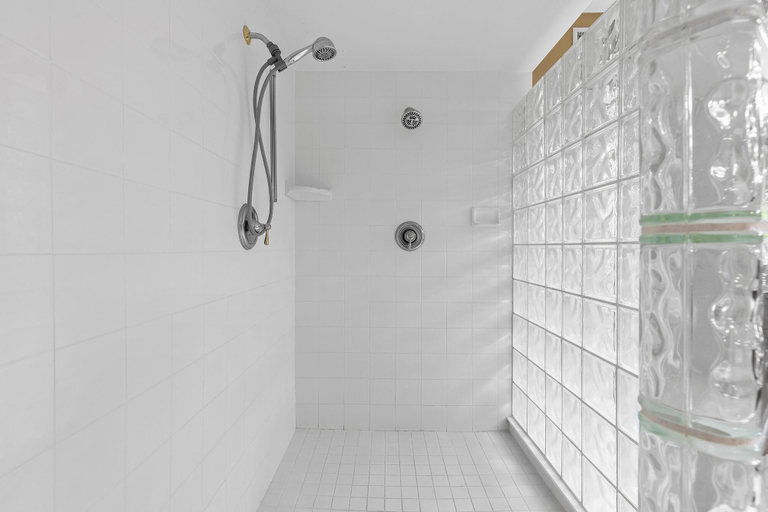 Bathroom 4, Dimucci Twin Towers 206, Volusia