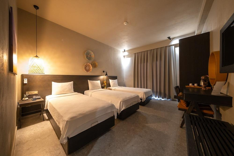 Bedroom 2, Kotinos Beach Hotel, Gökçeada