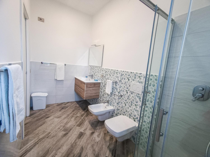 Bathroom 5, La Dolce Vita, Napoli