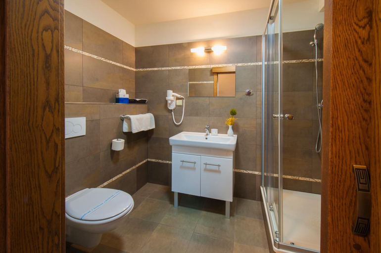 Bathroom 3, Hotel Mario, Břeclav