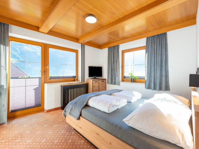Bedroom 2, Apartment Mayrhofen near Horbergbahn, Schwaz