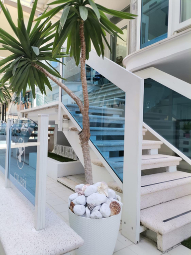 Others 5, hotel colibri, Rimini