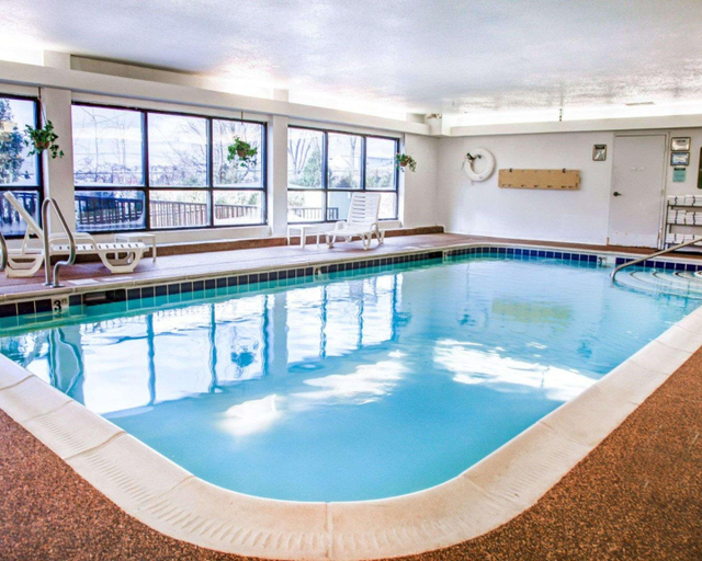 Sport & Beauty 5, Comfort Suites Lombard - Addison, Dupage