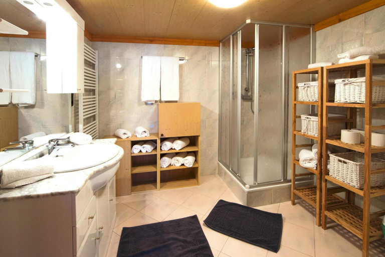 Bathroom, Chalet in Wildkogel near Ski Slopes, Zell am See