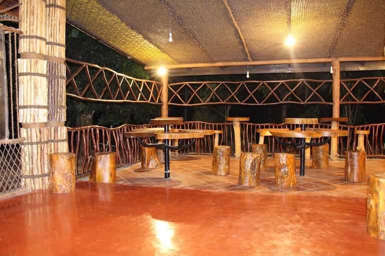 Food & Drinks 4, Xotic Resort, Mawathagama