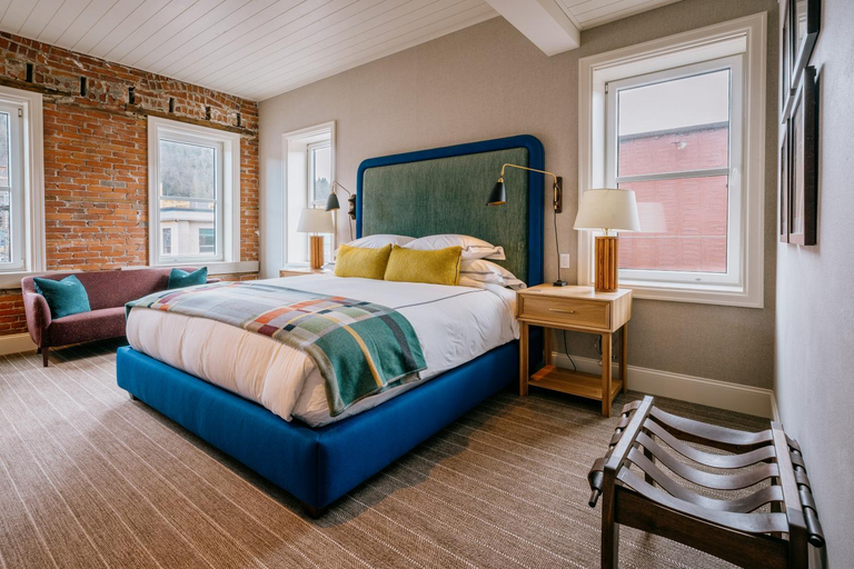 Others 2, Eleven Revelstoke Lodge, Columbia-Shuswap