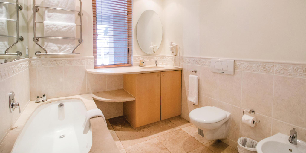 Bathroom, One Bedroom Apartment - fully equipped Waterfront based, City of Cape Town