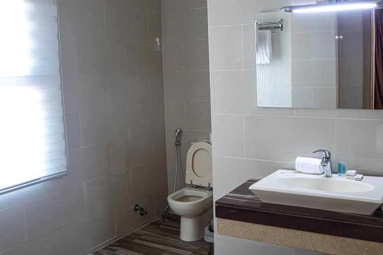Bathroom 5, Atlantic View Hotel, Conakry