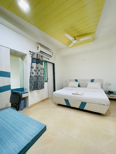 Bedroom 3, Hotel Holiday Pride, Aurangabad
