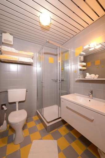 Others 4, Strandhotel Faak, Villach Land