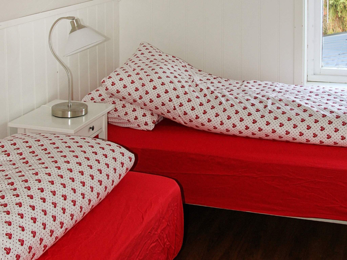 Bedroom 1, person holiday home in Lyngseidet, Lyngen
