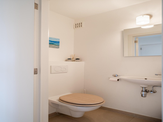 Bathroom 3, Coastal Retreat with Balcony, West-Vlaanderen
