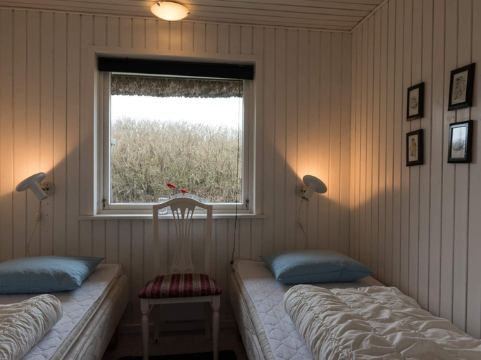 Bedroom 2, 6 Person Holiday Home in Fano, Fanø