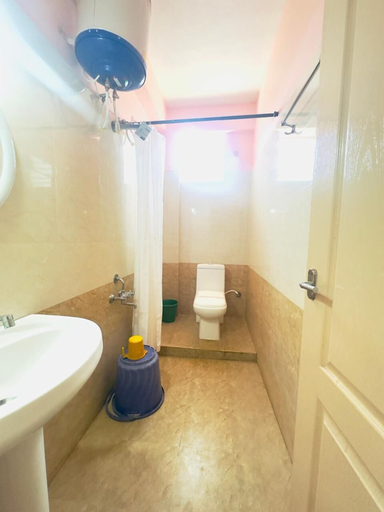 Bathroom 3, Hotel Golden Suites, Bangalore