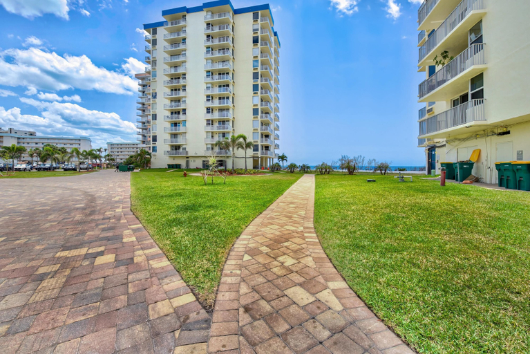 Exterior & Views 2, Estero Beach & Tennis 605-c, Lee