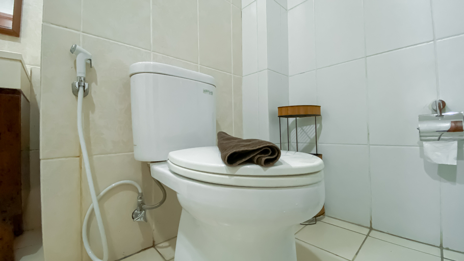Bathroom 5, Strategic Location 1BR Apartment at 1 @ Cik Ditiro By Travelio, Jakarta Pusat
