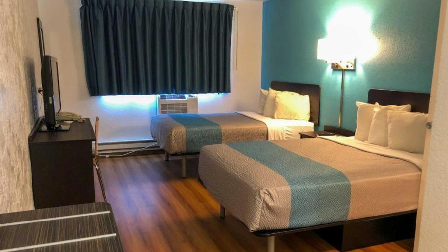 Bedroom 5, motel6, La Crosse