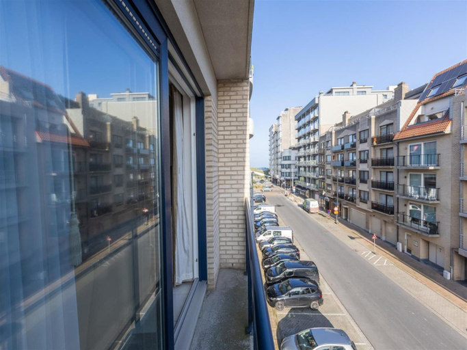 Others 5, Apartment in Middelkerke near Sandy Beach, West-Vlaanderen