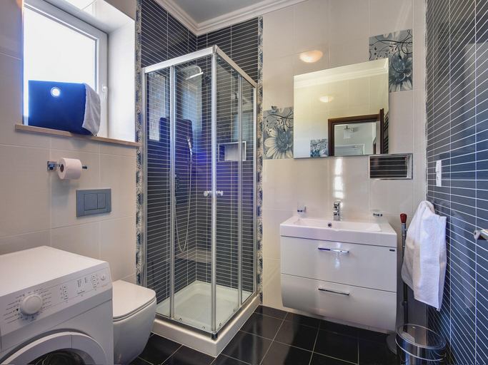 Bathroom 4, Villa near Rovinj with Pool and Sea Views, Rovinj