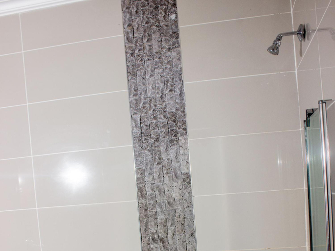 Bathroom 2, Wild View Resort, Chobe